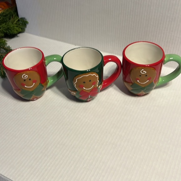 3 gingerbread men coffee mugs 2 red one green - Picture 2 of 3